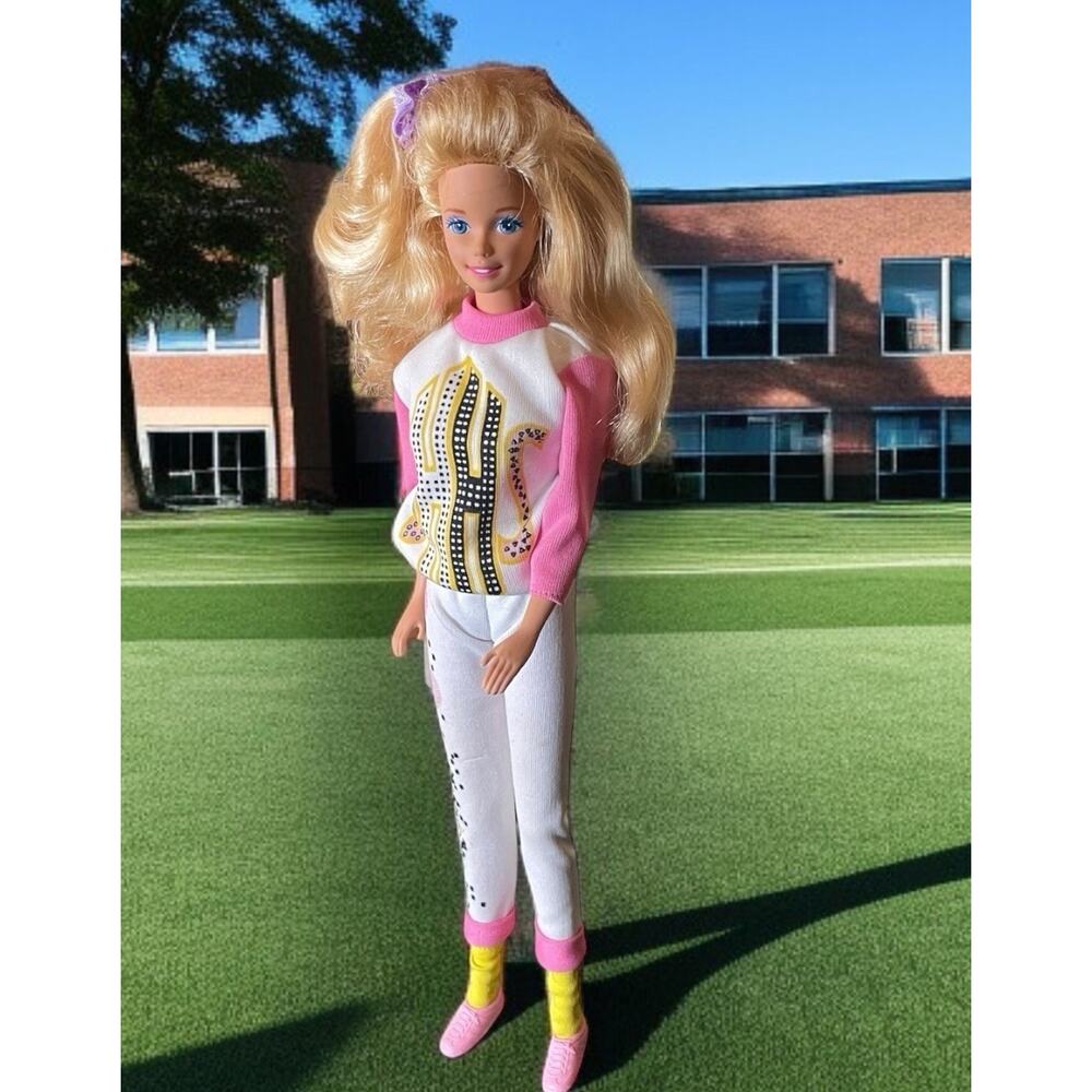 Vintage 1990 Fashion Play Barbie Doll #9629 & RARE BHHS Tracksuit Clone Outfit
